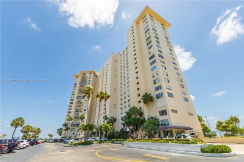 Condominio en venta en Miami, Florida, 2 dormitorios, 130.81 m2 № 1961452 - foto 27