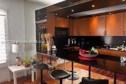 Condominio en venta en Miami, Florida, 2 dormitorios, 130.81 m2 № 1961452 - foto 6