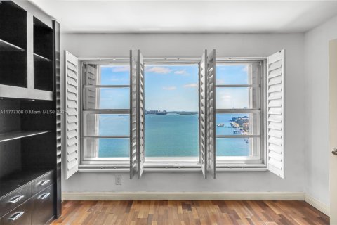 Condominio en venta en Miami, Florida, 2 dormitorios, 130.81 m2 № 1961452 - foto 15