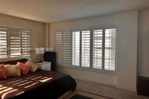 Condominio en venta en Miami, Florida, 2 dormitorios, 130.81 m2 № 1961452 - foto 12