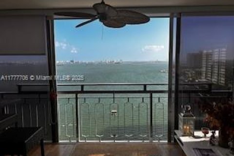Condominio en venta en Miami, Florida, 2 dormitorios, 130.81 m2 № 1961452 - foto 4