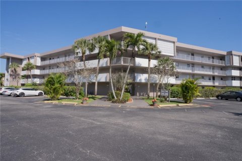 Condo in Lauderdale Lakes, Florida, 1 bedroom  № 2051784