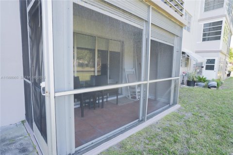 Condo in Lauderdale Lakes, Florida, 1 bedroom № 2051784 - photo 20