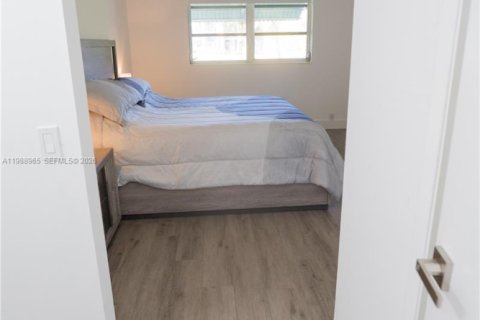 Condo in Lauderdale Lakes, Florida, 1 bedroom № 2051784 - photo 16