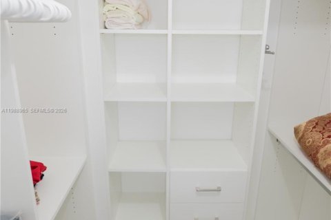 Condo in Lauderdale Lakes, Florida, 1 bedroom № 2051784 - photo 18