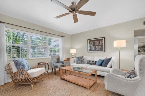 Condominio en alquiler en Saint Pete Beach, Florida, 2 dormitorios, 73.86 m2 № 1791673 - foto 5