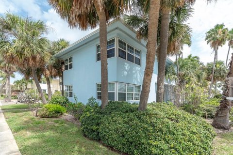 Condo in Saint Pete Beach, Florida, 2 bedrooms  № 1791673 - photo 18