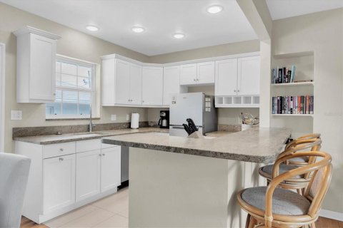 Condominio en alquiler en Saint Pete Beach, Florida, 2 dormitorios, 73.86 m2 № 1791673 - foto 7