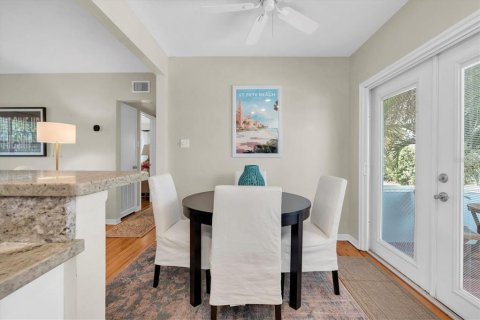 Condominio en alquiler en Saint Pete Beach, Florida, 2 dormitorios, 73.86 m2 № 1791673 - foto 9