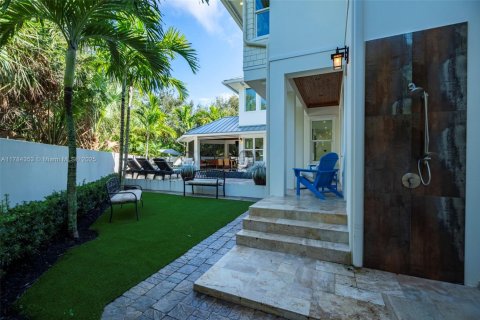 Casa en venta en Stuart, Florida, 5 dormitorios, 304.16 m2 № 1862495 - foto 18