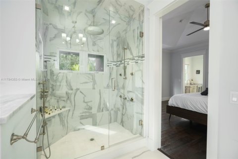 Casa en venta en Stuart, Florida, 5 dormitorios, 304.16 m2 № 1862495 - foto 24