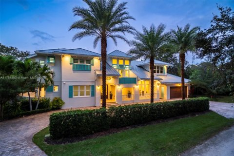 Casa en venta en Stuart, Florida, 5 dormitorios, 304.16 m2 № 1862495 - foto 1