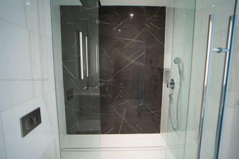 Condominio en venta en Miami, Florida, 2 dormitorios, 146.6 m2 № 1809136 - foto 14