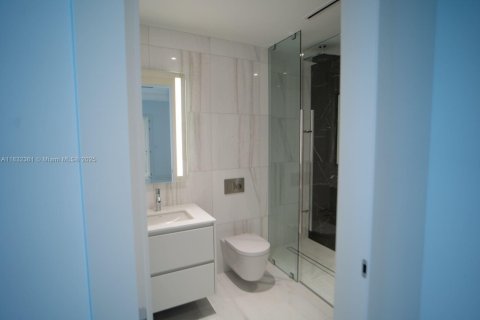 Condominio en venta en Miami, Florida, 2 dormitorios, 146.6 m2 № 1809136 - foto 12