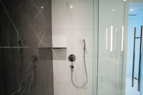 Condominio en venta en Miami, Florida, 2 dormitorios, 146.6 m2 № 1809136 - foto 16