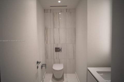 Condominio en venta en Miami, Florida, 2 dormitorios, 146.6 m2 № 1809136 - foto 4