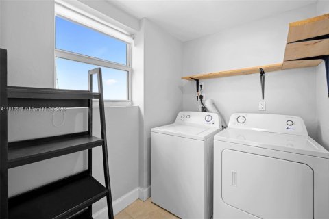 Купить кондоминиум в Норт-Майами, Флорида 3 спальни, 221.57м2, № 1942279 - фото 16