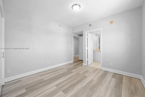 Купить кондоминиум в Норт-Майами, Флорида 3 спальни, 221.57м2, № 1942279 - фото 20