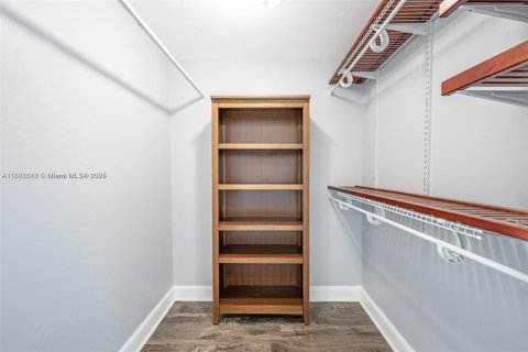 Купить кондоминиум в Норт-Майами, Флорида 3 спальни, 221.57м2, № 1942279 - фото 4