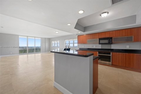 Купить кондоминиум в Норт-Майами, Флорида 3 спальни, 221.57м2, № 1942279 - фото 9