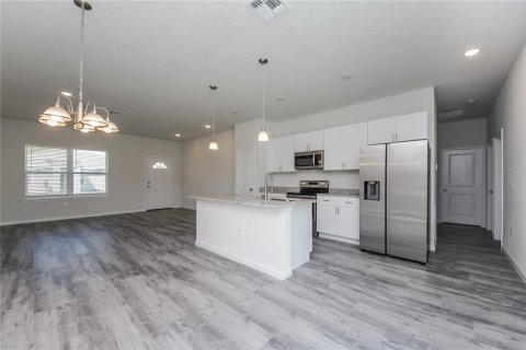 Villa ou maison à louer à Kissimmee, Floride: 4 chambres, 144.46 m2 № 1902799 - photo 3