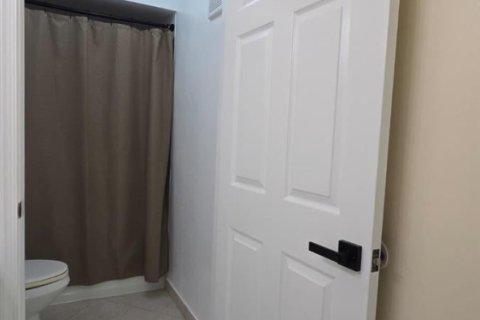 Condo in Pompano Beach, Florida, 1 bedroom № 2392813 - photo 22
