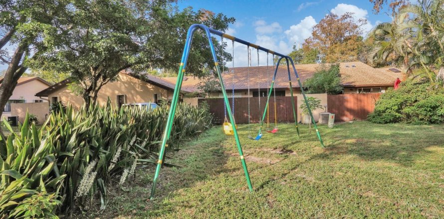 Adosado en Oakland Park, Florida 2 dormitorios, 92.9 m2 № 1210530
