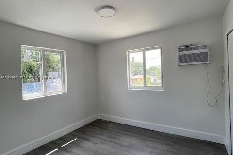 Villa ou maison à louer à Opa-locka, Floride: 2 chambres, 248.23 m2 № 1855241 - photo 6