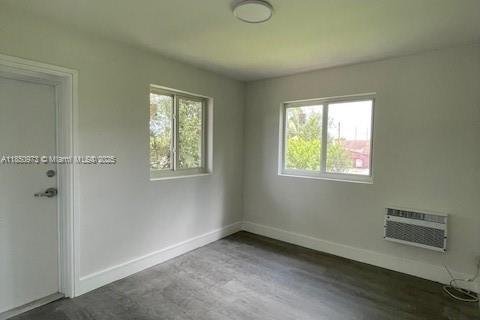 Villa ou maison à louer à Opa-locka, Floride: 2 chambres, 248.23 m2 № 1855241 - photo 3