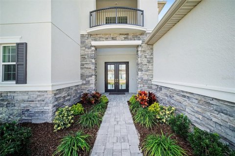 House in Wesley Chapel, Florida 4 bedrooms, 418.15 sq.m. № 2141541 - photo 3