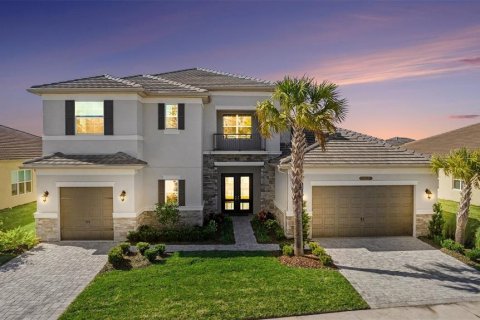 House in Wesley Chapel, Florida 4 bedrooms, 418.15 sq.m. № 2141541 - photo 2