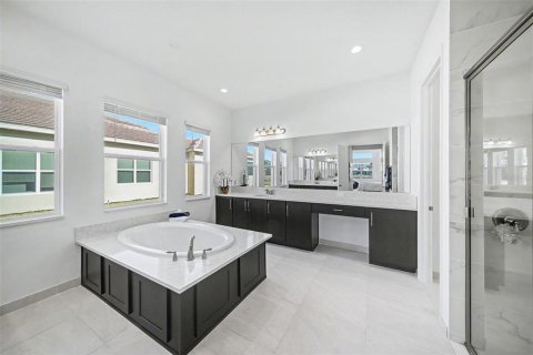 House in Wesley Chapel, Florida 4 bedrooms, 418.15 sq.m. № 2141541 - photo 28