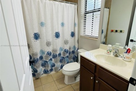 Casa en venta en Miami, Florida, 4 dormitorios, 210.42 m2 № 1897912 - foto 9