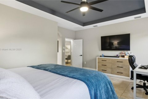 Casa en venta en Miami, Florida, 4 dormitorios, 210.42 m2 № 1897912 - foto 30