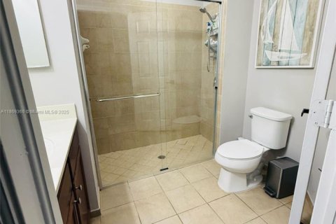 Casa en venta en Miami, Florida, 4 dormitorios, 210.42 m2 № 1897912 - foto 11