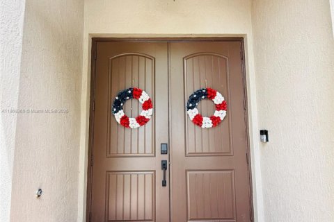 Casa en venta en Miami, Florida, 4 dormitorios, 210.42 m2 № 1897912 - foto 4