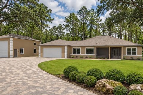 House in Bunnell, Florida 3 bedrooms, 185.8 sq.m. № 2204202