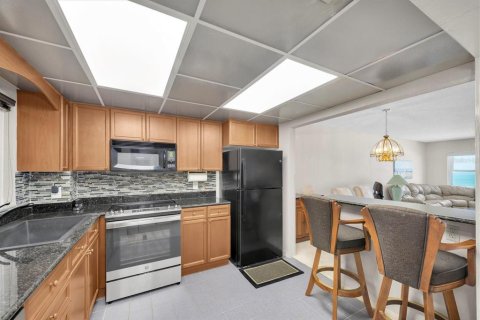 Condo in Clearwater, Florida, 1 bedroom  № 1904664 - photo 11