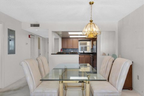 Condo in Clearwater, Florida, 1 bedroom  № 1904664 - photo 7