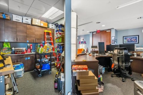Commercial property in Orlando, Florida 1768.12 sq.m. № 2165921 - photo 14