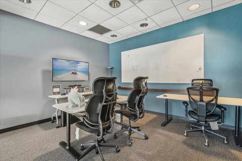 Commercial property in Orlando, Florida 1768.12 sq.m. № 2165921 - photo 6