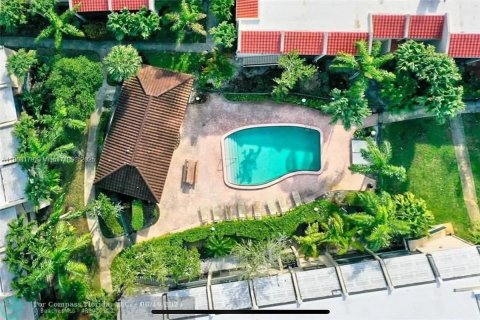 Copropriété à louer à Oakland Park, Floride: 2 chambres, 85.47 m2 № 1968041 - photo 1