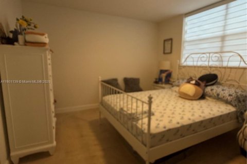 Condo in Lauderdale Lakes, Florida, 2 bedrooms № 2060152 - photo 30