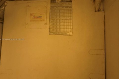 Condo in Lauderdale Lakes, Florida, 2 bedrooms № 2060152 - photo 24