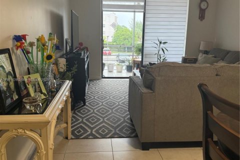 Condo in Lauderdale Lakes, Florida, 2 bedrooms № 2060152 - photo 21