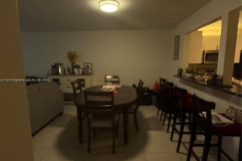 Condo in Lauderdale Lakes, Florida, 2 bedrooms № 2060152 - photo 23