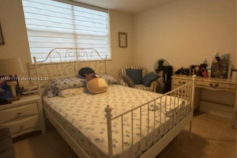 Condo in Lauderdale Lakes, Florida, 2 bedrooms № 2060152 - photo 29