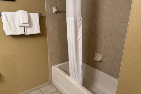 Condo in Orlando, Florida, 2 bedrooms  № 1815503 - photo 15
