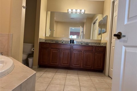 Condo in Orlando, Florida, 2 bedrooms  № 1815503 - photo 22