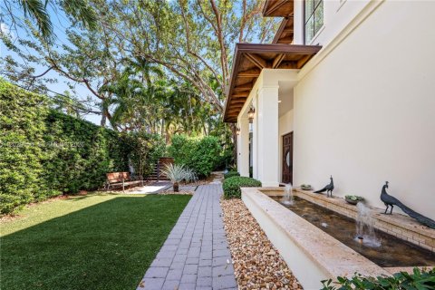 Villa ou maison à vendre à Miami, Floride: 6 chambres, 541.16 m2 № 2185853 - photo 12